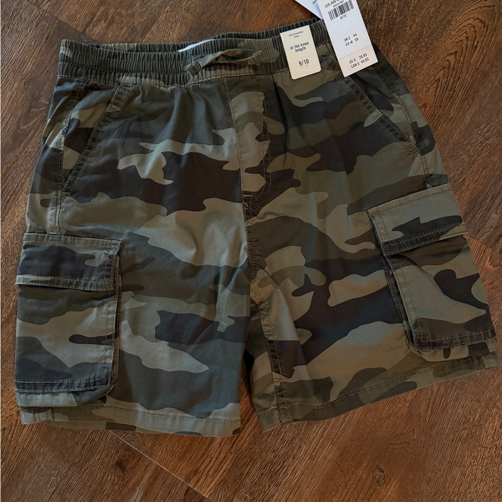 Abercrombie & Fitch Boys Camo Cargo Shorts - Green, Black, Brown